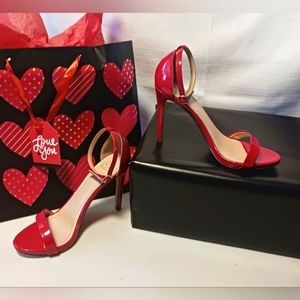 NEW! Red patent leather delicious stiletto heels 8 1/2